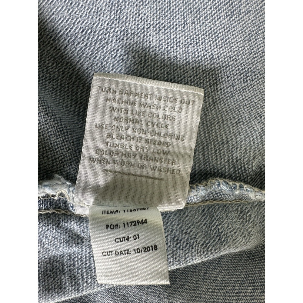 Torrid Denim Jacket Womens 4 Light Wash Frayed Hem Stretch Button Front Plus - Picture 15 of 16